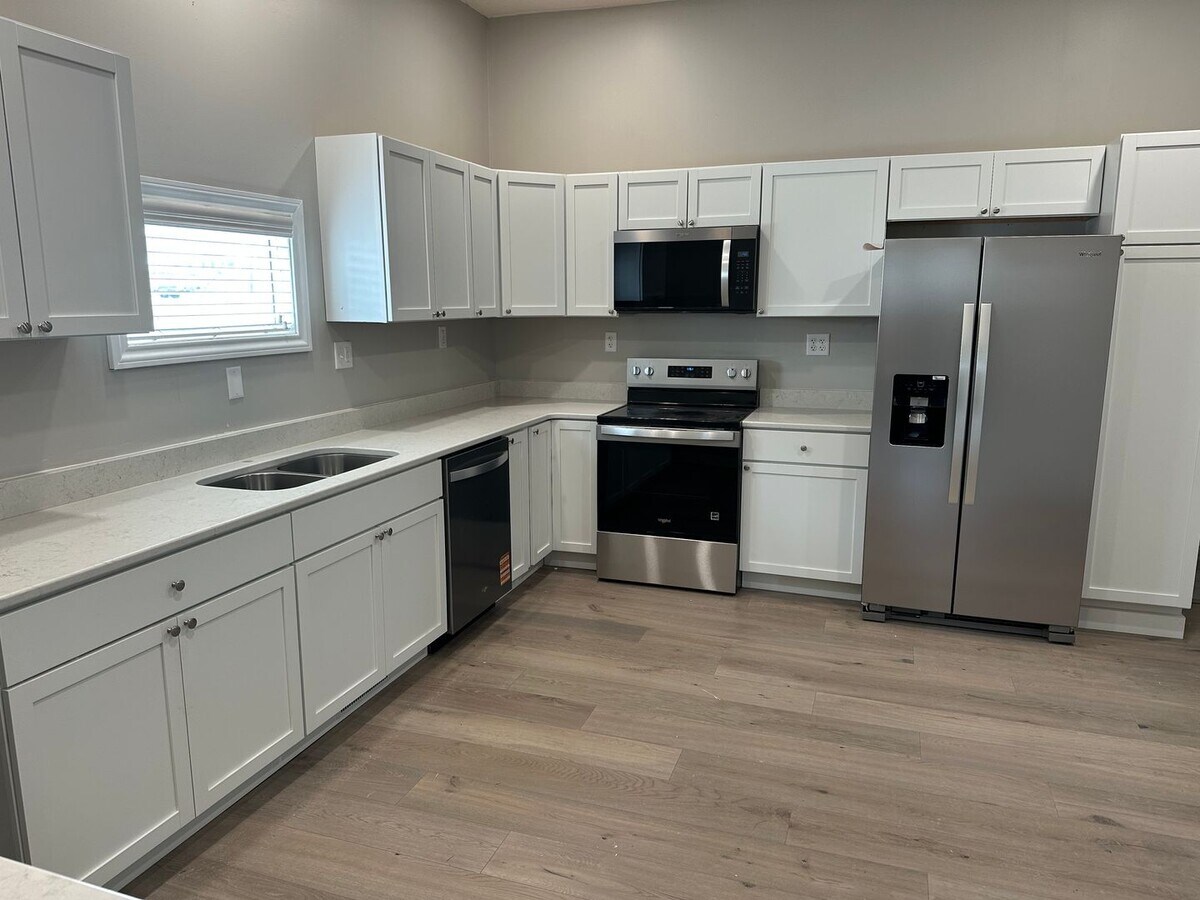 Newly Renovated 3BR home - Southside - Newly Renovated 3BR home - Southside