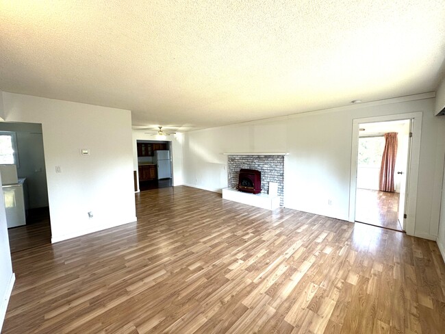 Photo - 2737 Budd Rd