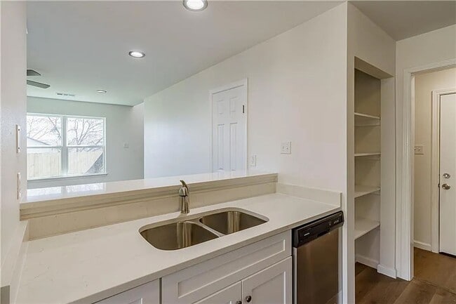 Photo - Modern Comfort Meets Relaxed Living in This Bright, Stylish Home with a Private Backyard Oasis