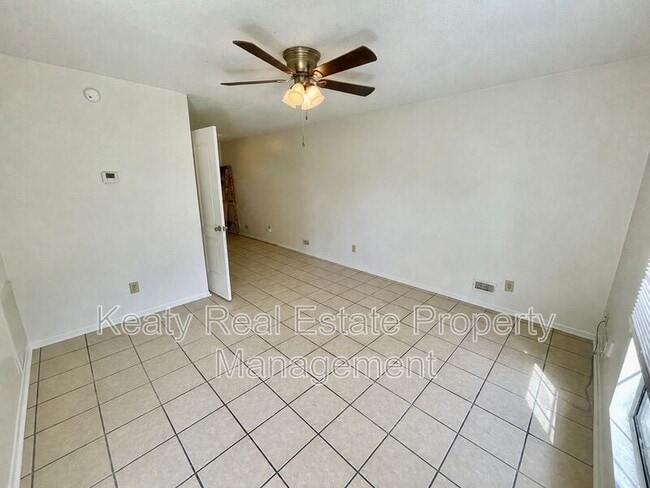 Photo - 118 Country Ln