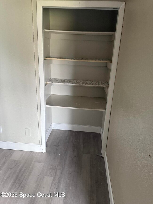 Photo - 324 Emerson Dr NW