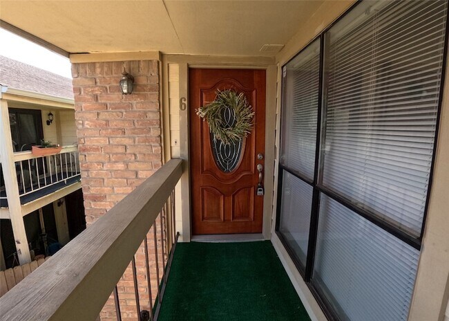 Photo - 1881 Bering Dr Unidad 6