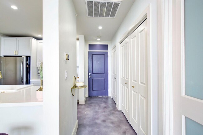 Photo - 1010 Rosine St Unit 43