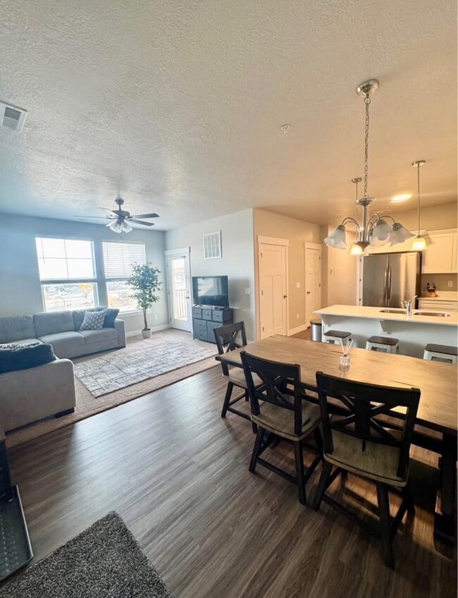 Photo - 881 N Coulsen Dr Unit I-204
