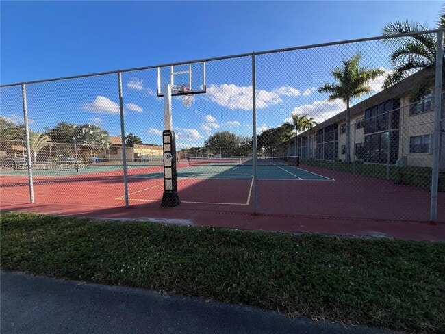 Photo - 301 Cambridge Rd Unidad 211