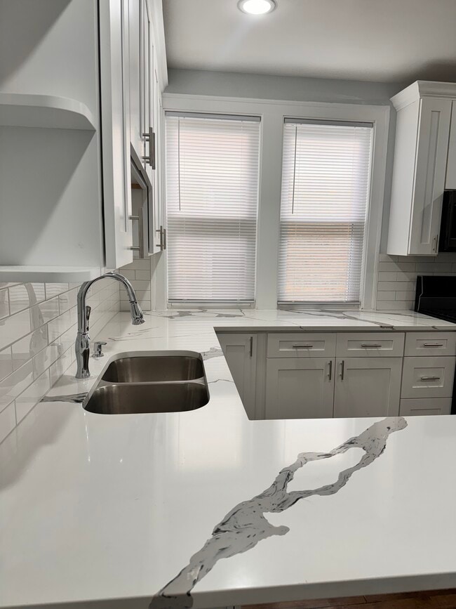 Photo - 2950 N Lowell Ave