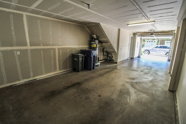 Photo - 2bed/2bath Lake Boren Townhome with greenbelt and lake views! Prime Newcastle Location. Unit D107