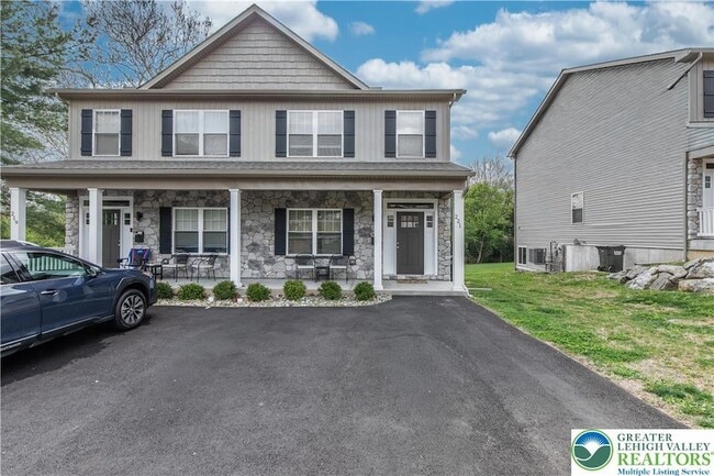 Building Photo - 221 Craig Ave