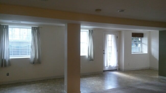 Photo - 702 Plum St SW Unit 1