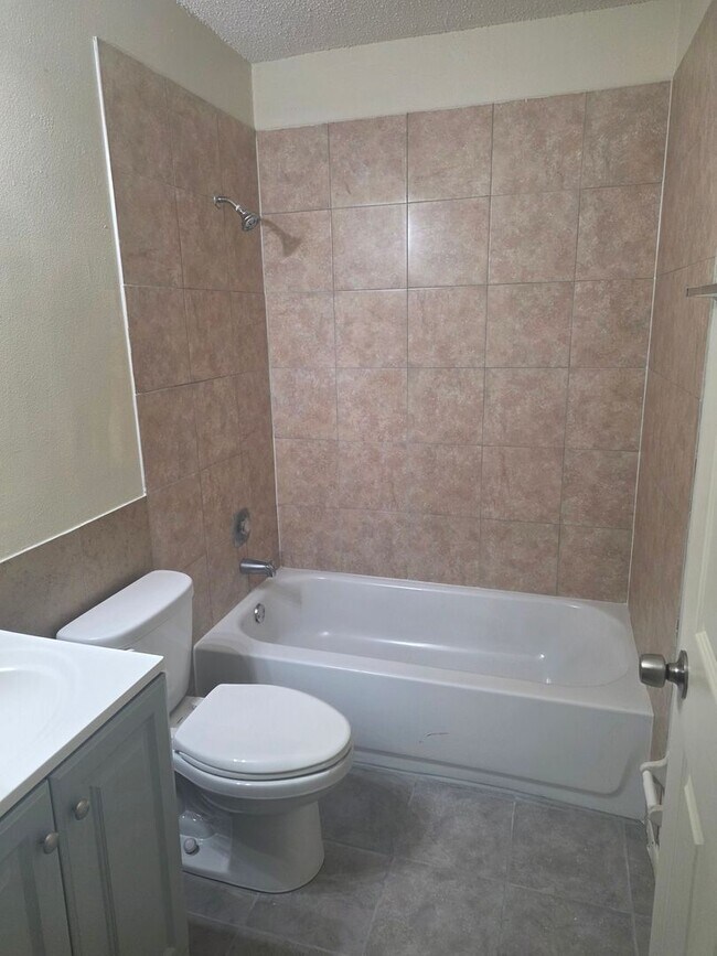 Photo - 3/2 DUPLEX NEW REMODEL