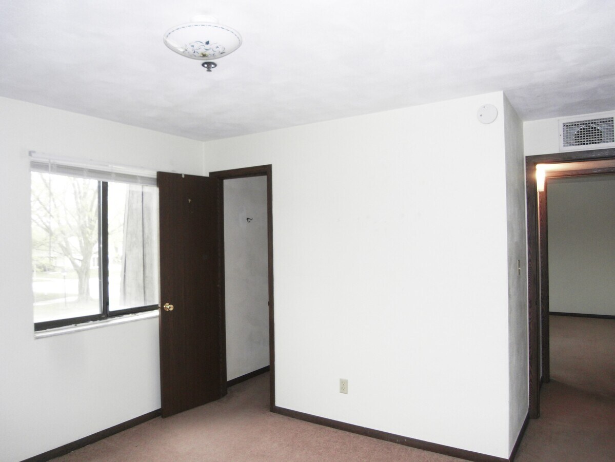 Photo - 1510 Northbrook Dr Unit A4