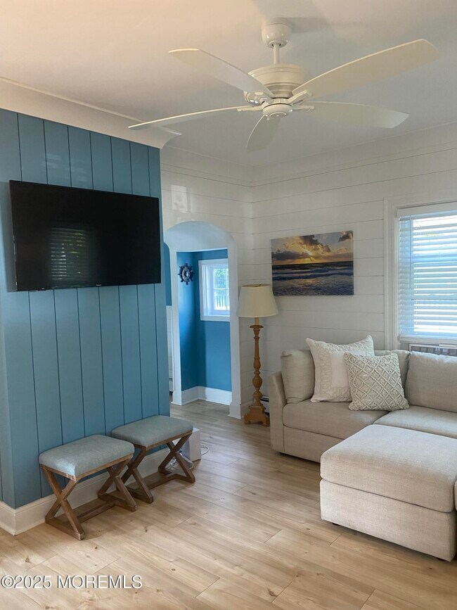 Photo - 1719 Beverly Ave