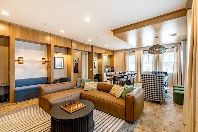 Photo - Hawthorne at the Crest