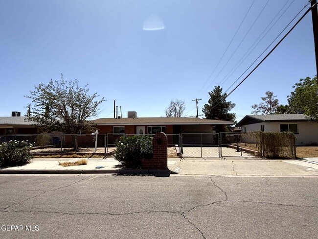Photo - 2801 Hawick Rd