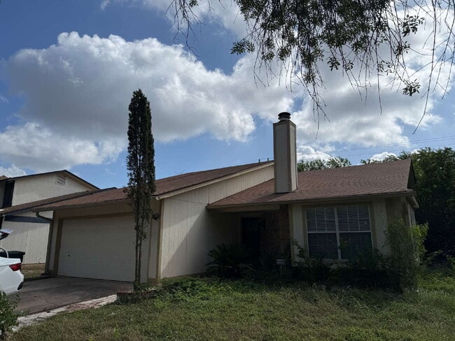 Building Photo - Beautiful Kitchen and Open Floor Plan Rental