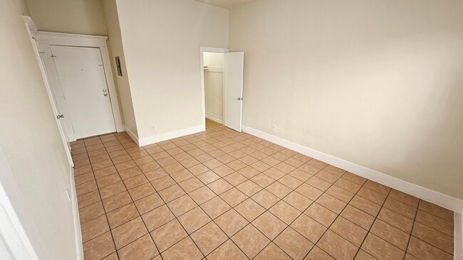 Photo - 743 S Burlington Ave Unidad 4
