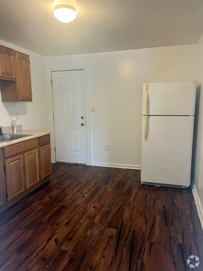Building Photo - 122 W Main St Unit 122-5 Rental