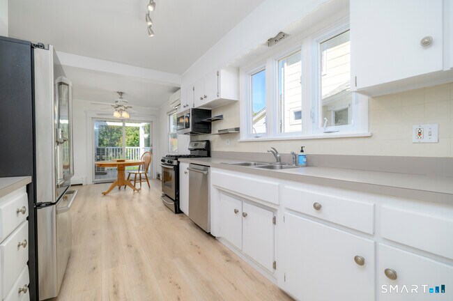 Photo - 231 Flax Hill Rd Unit 1