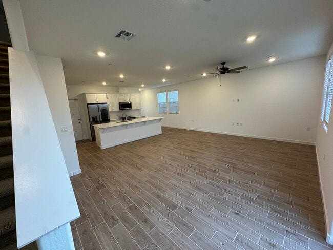 Photo - 1137 Granite Dr