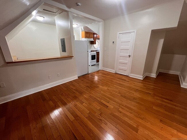 Photo - 105 Summerfield Ave Unit 3rd Fl.
