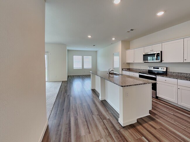 Photo - Wonderful 4 bedroom in Willow Springs!