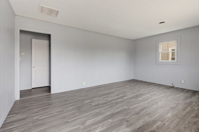 Photo - 117 S River St