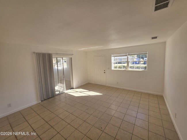 Photo - 1938 Leon Rd