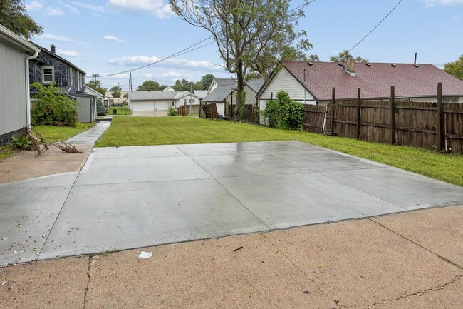 511 Poppleton Ave