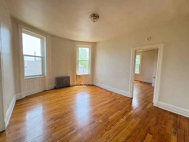 391 Forrest St 7 - 387 Forrest St Unit 7