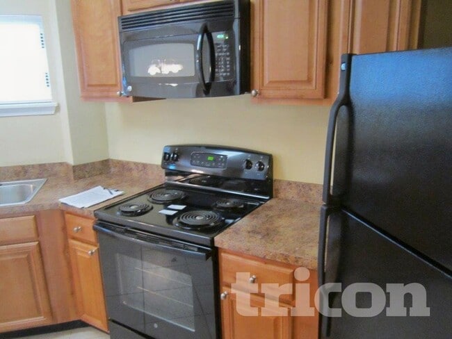 Photo - 6904 Holiday Rd N