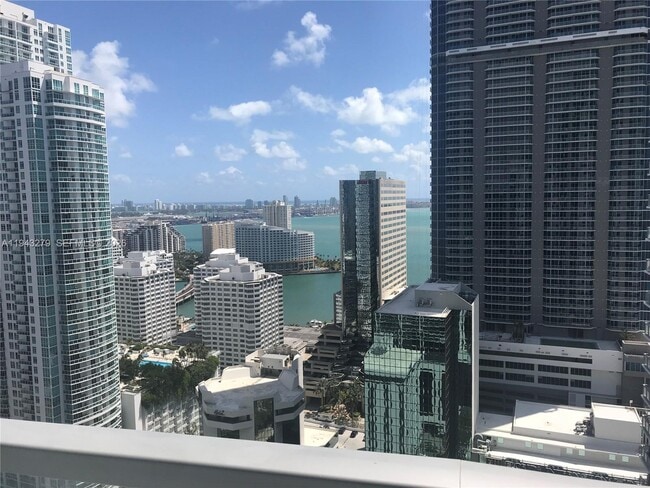 Building Photo - 1050 Brickell Ave Unit 3206