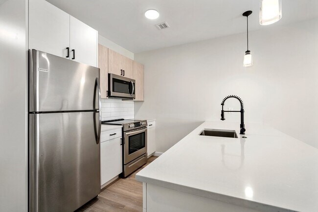 Photo - 10 Somerset Ave