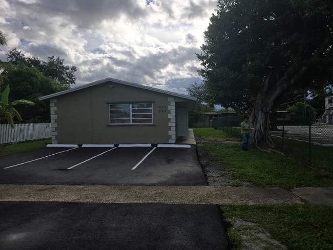 Building Photo - 305 N 61st Ave Rental