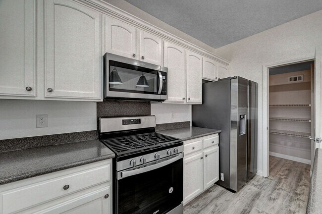 Photo - Beautiful 3 Bedroom + Loft - SOLAR INCLUDED!