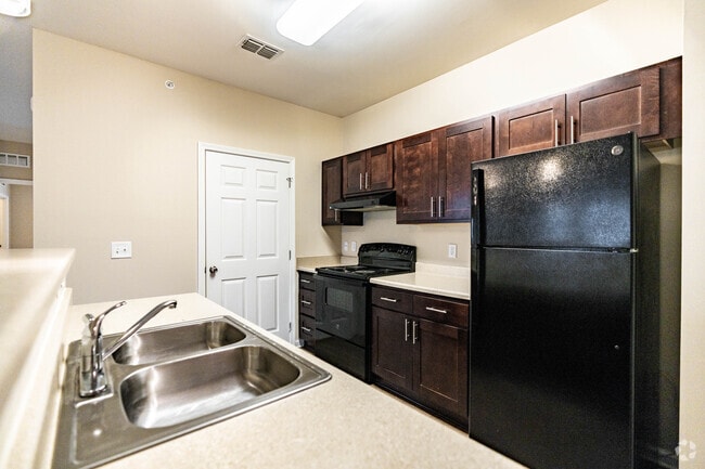 3BR, 2BA - 1,349SF - Kitchen - Montgomery Commons
