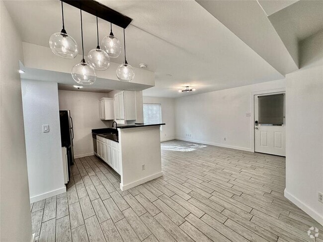Building Photo - 1307 Norwalk Ln Unit 102 Rental