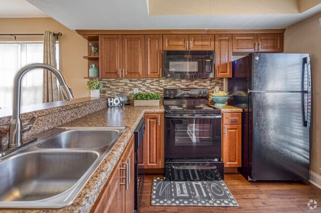 2BR, 2BA - 1050SF - 3453 Timber Run Dr Valrico, FL 33596-6180
