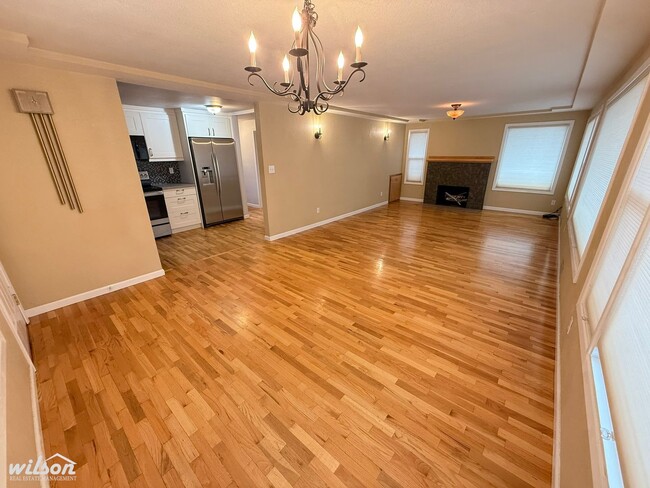 Photo - Beautiful 3-Bedroom Stunning Stone Home with Breathtaking Valley Views!