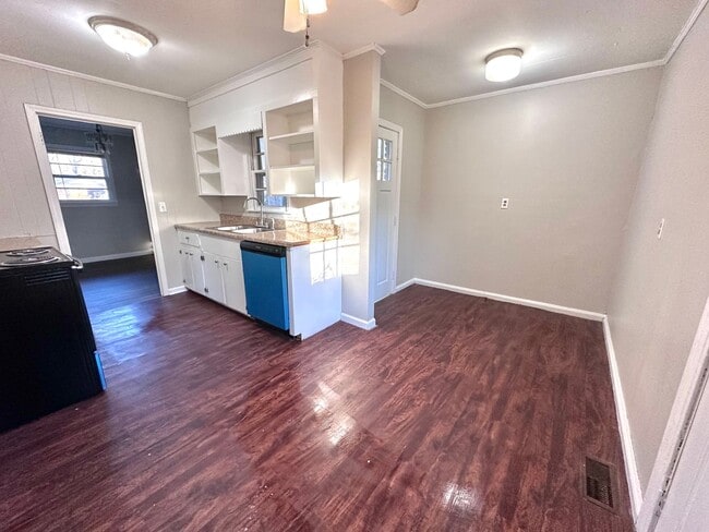 Photo - 3 Bedrooms, 1 Bathroom - House in West Rome!