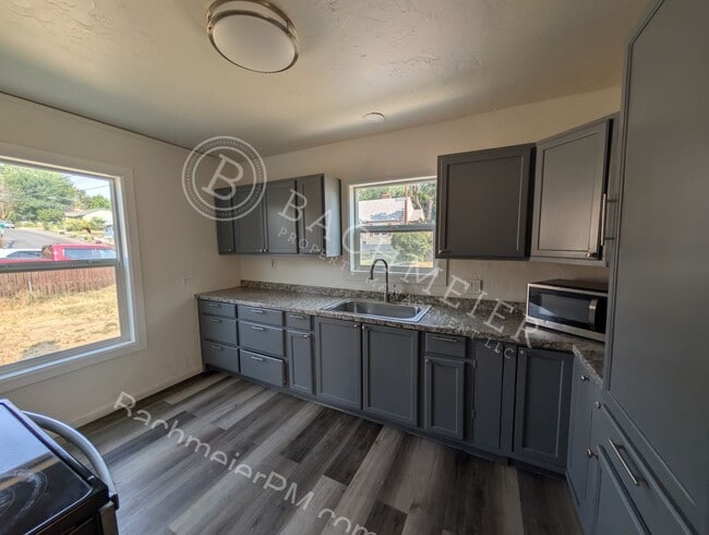 Photo - 900 NW Furnish Ave Unit 900 NW Furnish Ave