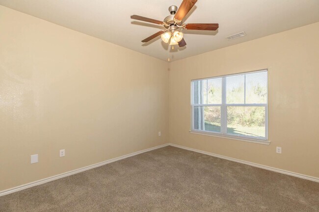 Photo - 1617 Northwest Blvd Unit 112