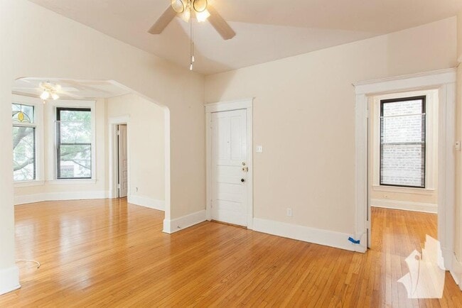 Photo - 3525 N Wilton Ave Unit 1F