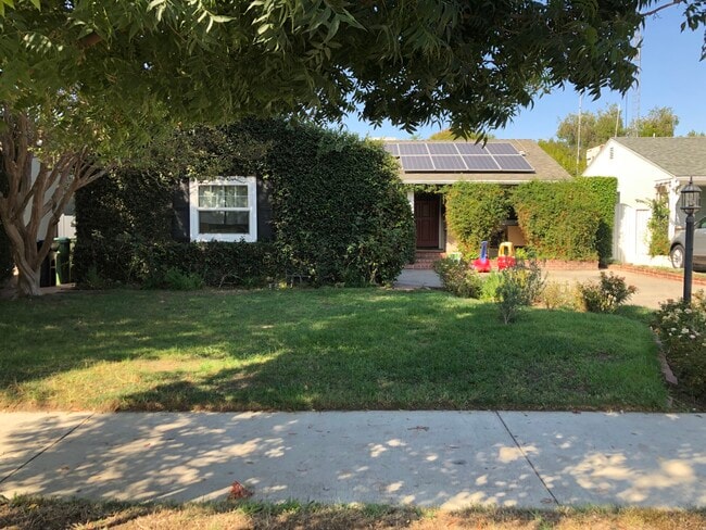 Building Photo - 5507 Noble Ave