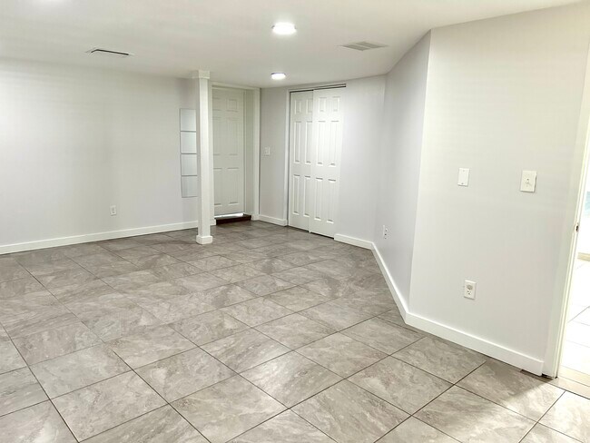 Photo - 487 Overstreet Ave