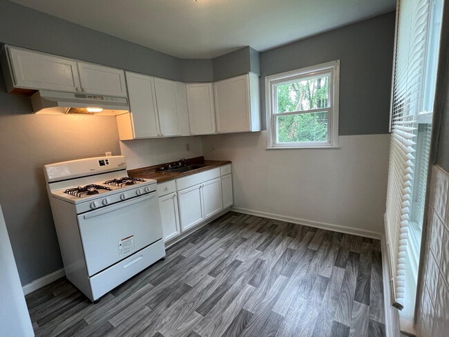 Photo - Gorgeous THREE bedroom home with one bath, AVAILABLE NOW!  Passed all inspections!  Gated back ya...