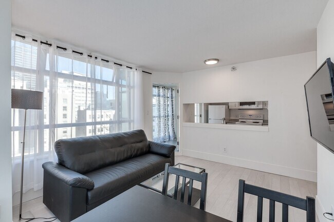 Photo - 438 Seymour St