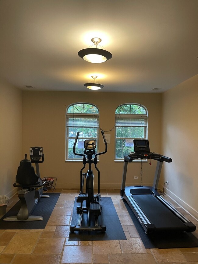 Photo - 5346 S Cornell Ave Unit 1404