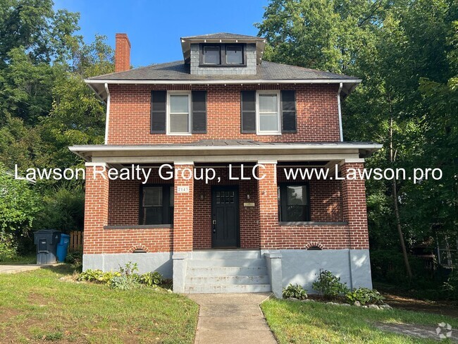 Building Photo - Lovely Four Bedroom Home in South Roanoke ...