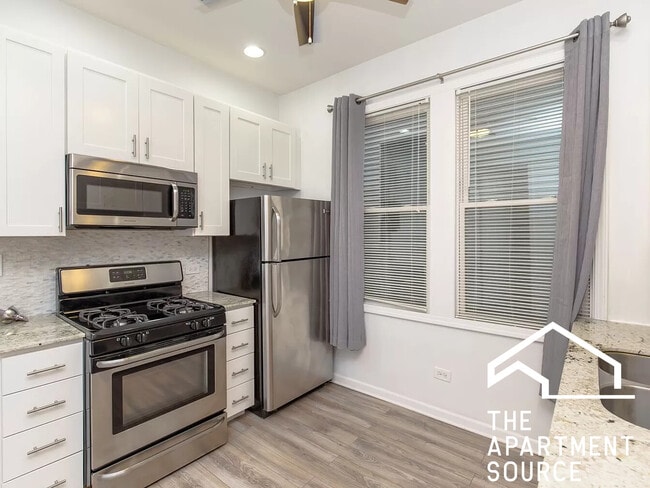 Photo - 2649 N Wayne Ave Unit 1F