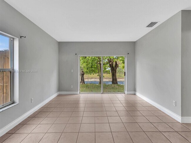 Photo - 1498 SW 106th Ave